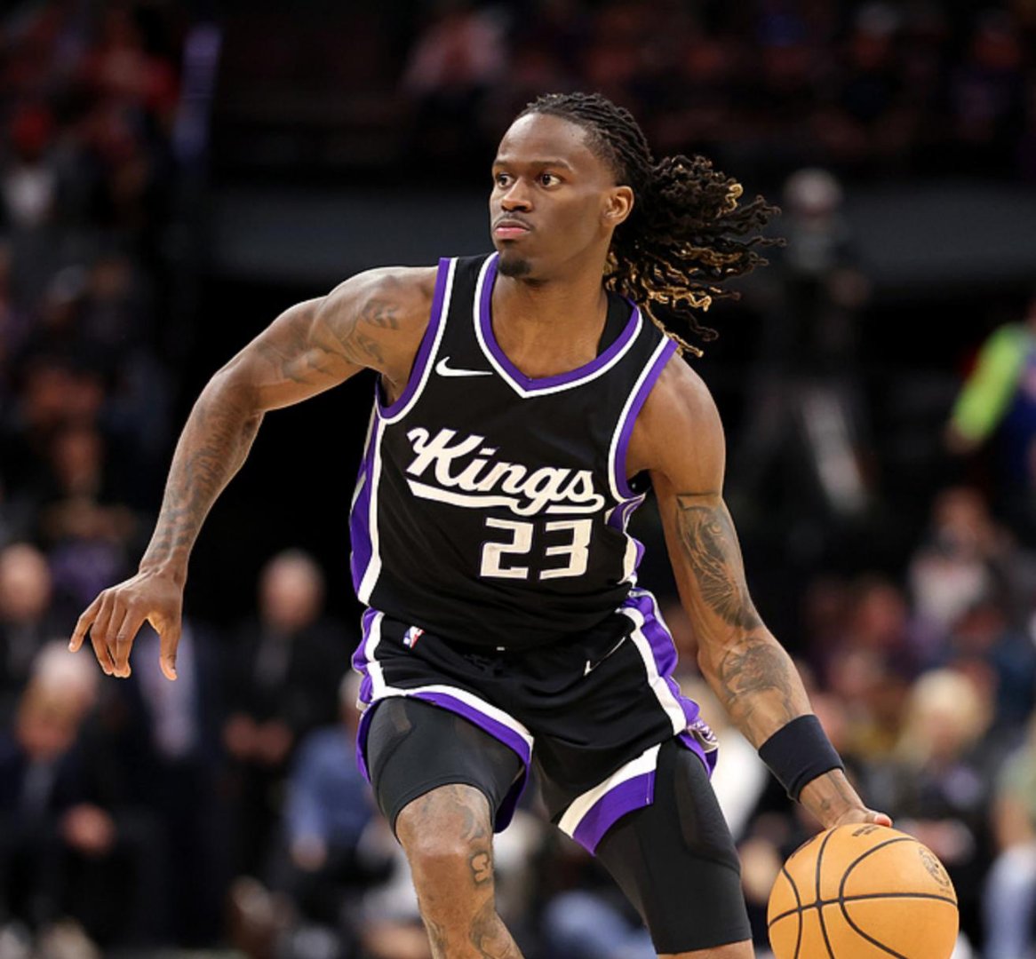 山西队轻取雄鹿,浓眉哥统治全场 山西队轻取雄鹿,浓眉哥统治全场