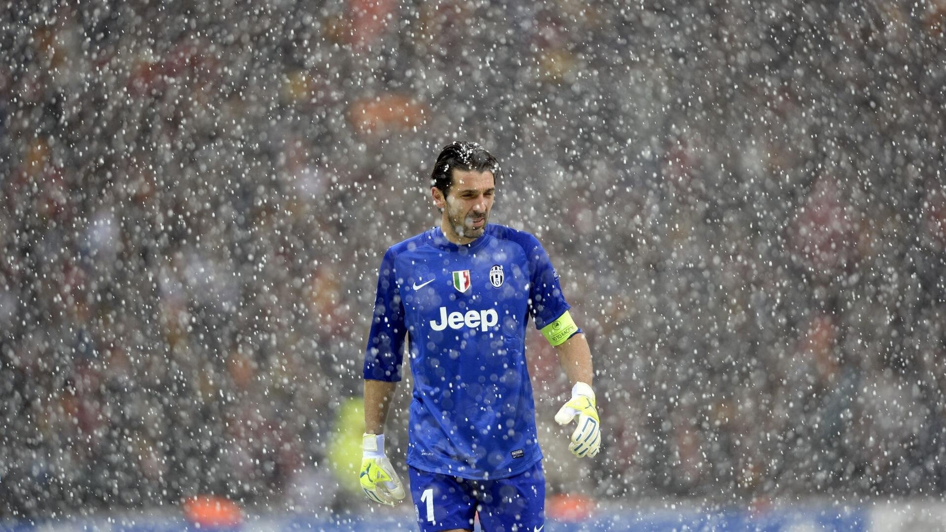 悬崖边的艺术家,当布克在F1绝境接管,独行侠在篮球场写诗