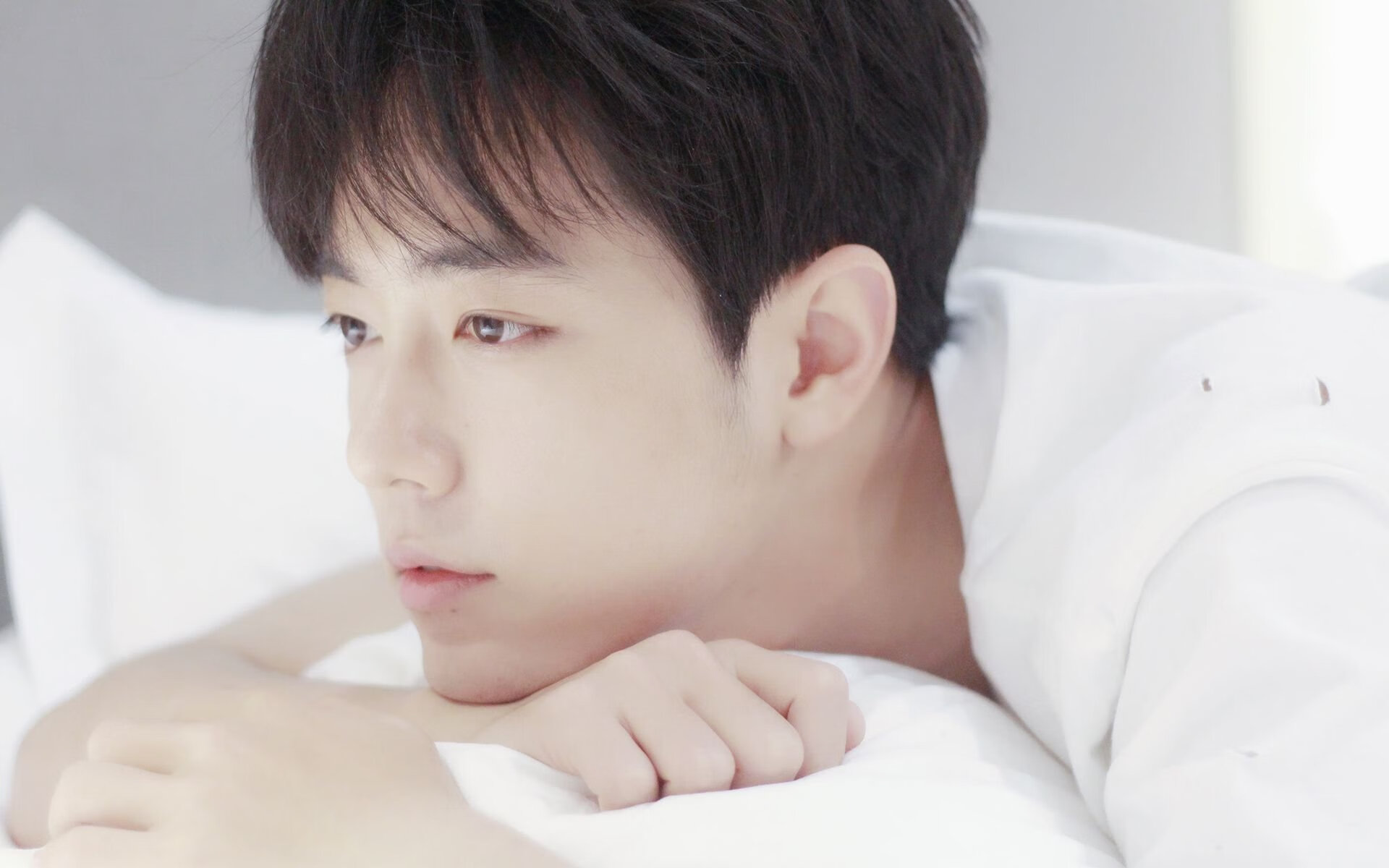 城市迷宫与绿茵逆袭,当F1的精密计算遇见足球的野性翻盘