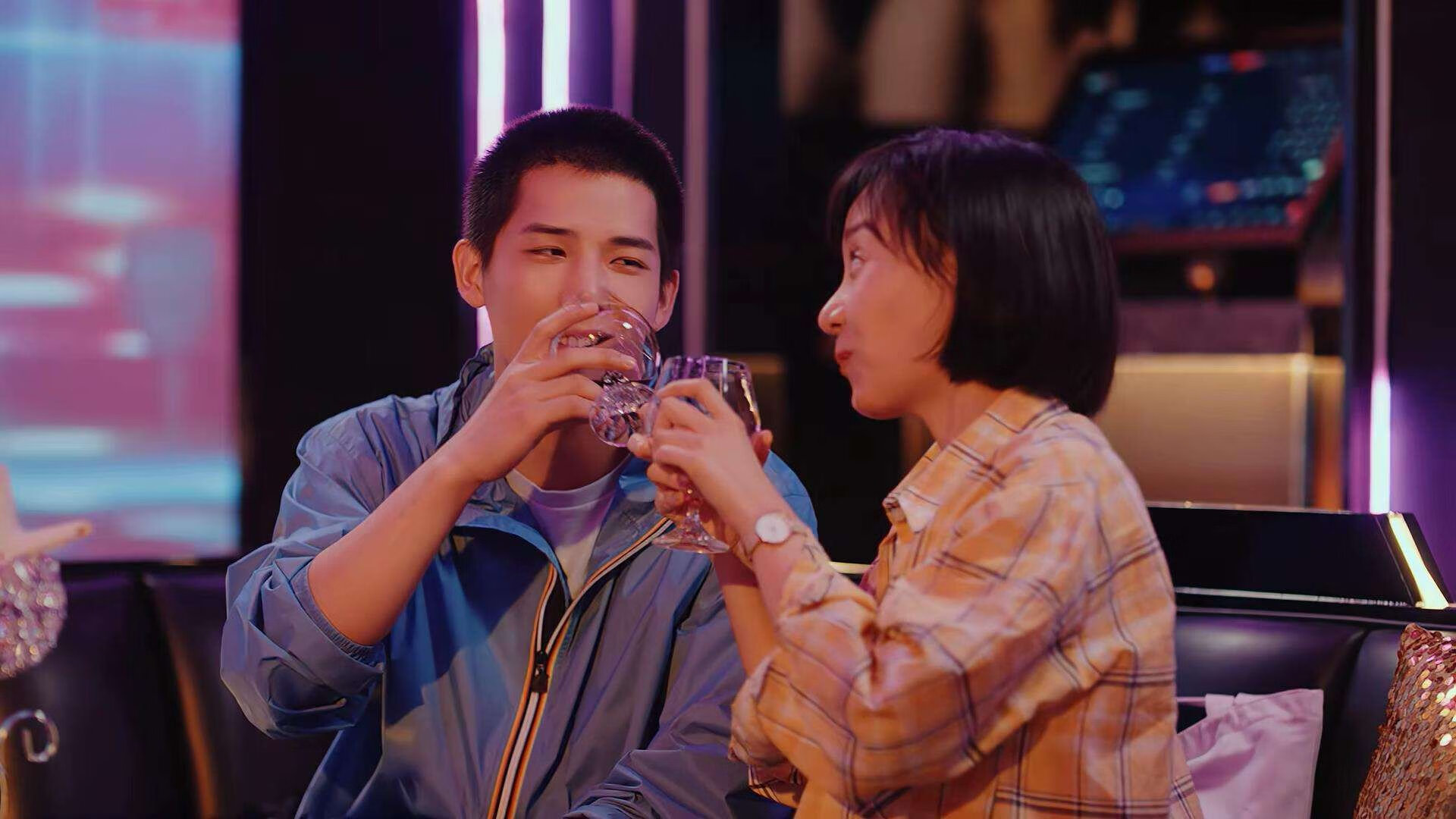 克莱-汤普森生涯巅峰再现，绿衫军压制老鹰展现冠军相