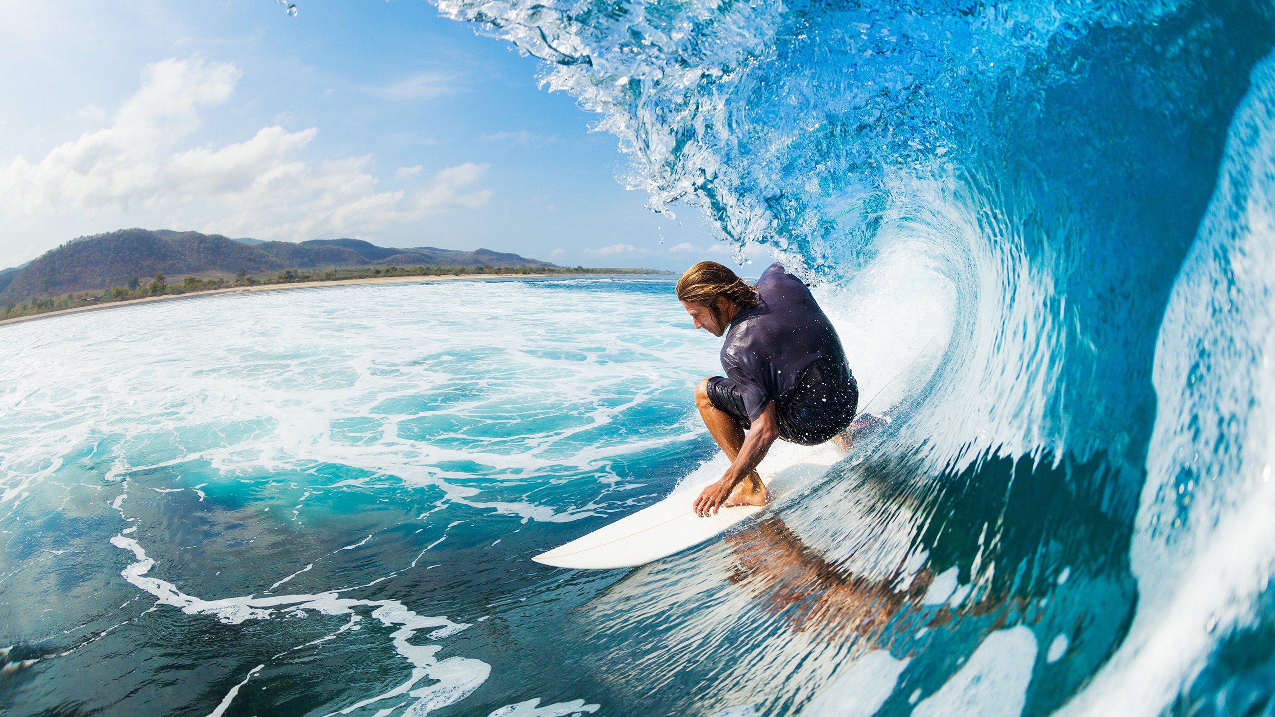 当加勒比海风席卷美索不达米亚平原，一场足球赛的地缘政治诗学