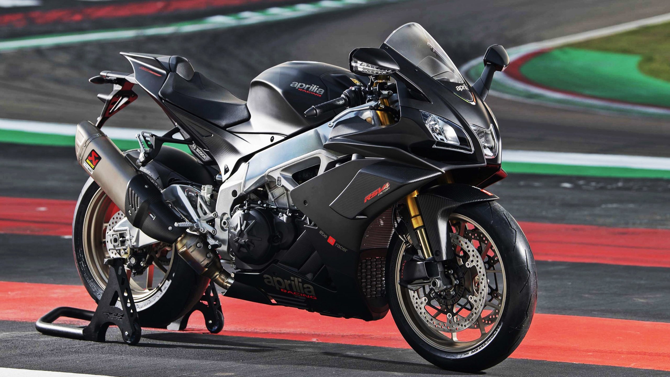 绿茵场上的利拉德时刻，当一记任意球照亮意甲焦点之夜